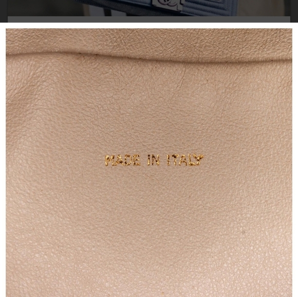 CHANEL 1994 VINTAGELIGHT BEIGE LAMBSKINLARGE CAMERA CASEMESSENGER BAG. - Picture 5 of 13